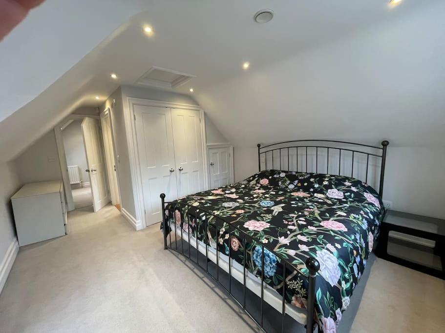 Charming & Cosy Town Centre Home With Parking Guildford Exterior foto