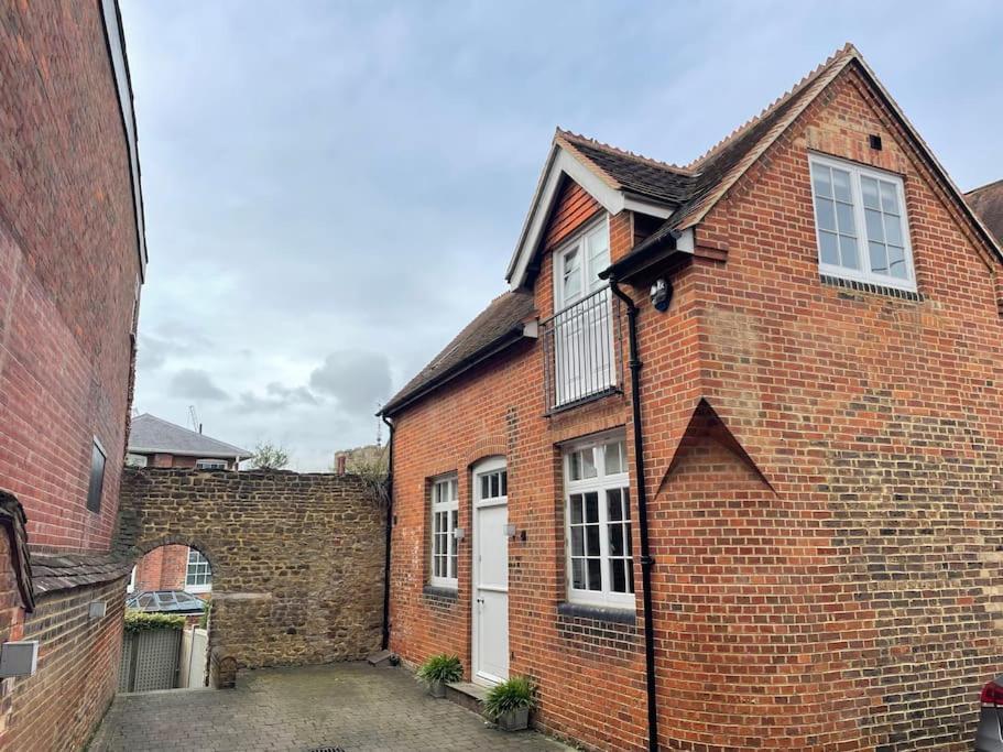 Charming & Cosy Town Centre Home With Parking Guildford Exterior foto